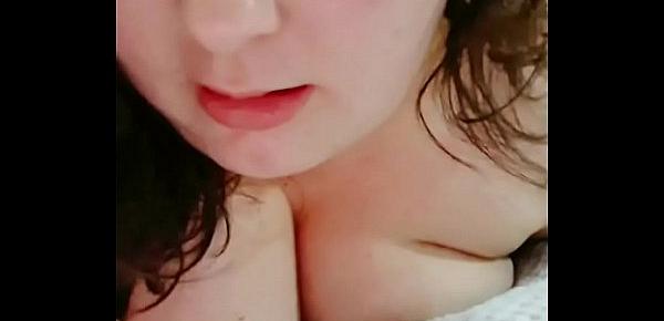  Chubby pale Aussie orgasms for you